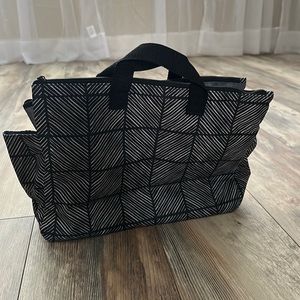 Thirty-one bag black and white stripe